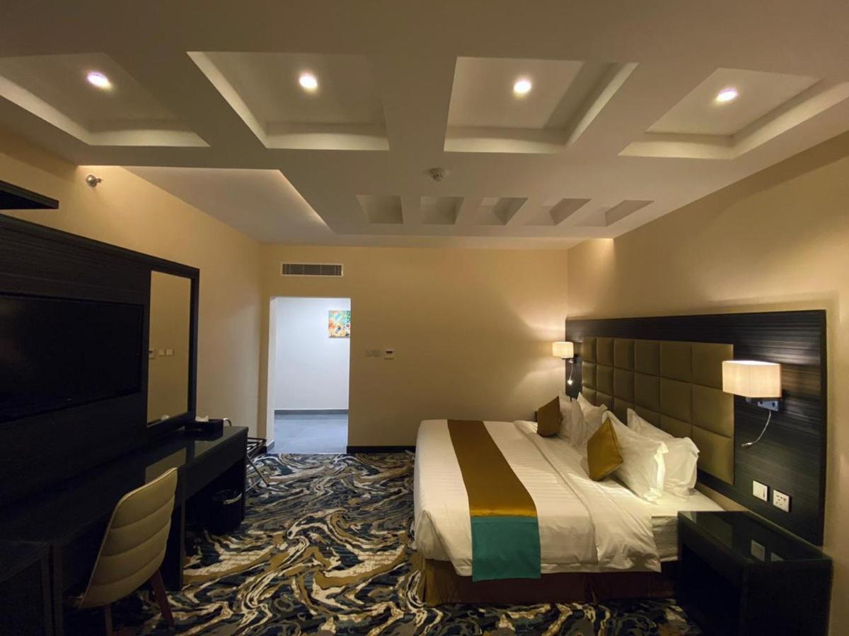 Y Platinum Hotel Medina Bagian luar foto