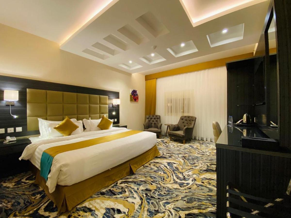 Y Platinum Hotel Medina Bagian luar foto