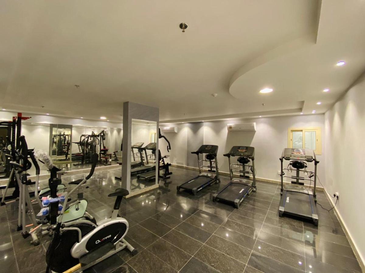 Y Platinum Hotel Medina Bagian luar foto