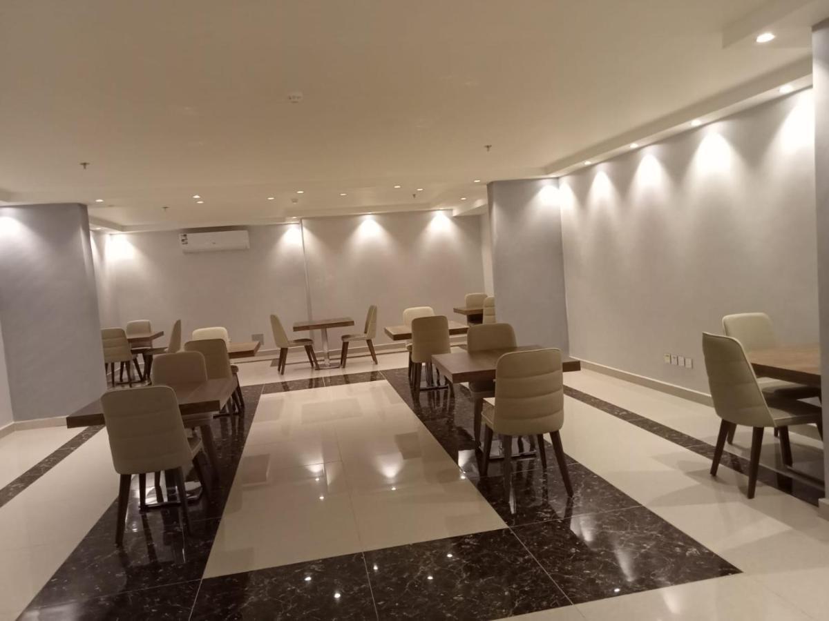 Y Platinum Hotel Medina Bagian luar foto