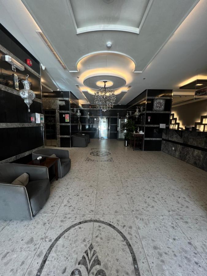 Y Platinum Hotel Medina Bagian luar foto