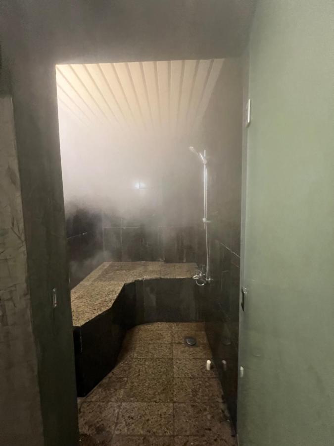 Y Platinum Hotel Medina Bagian luar foto