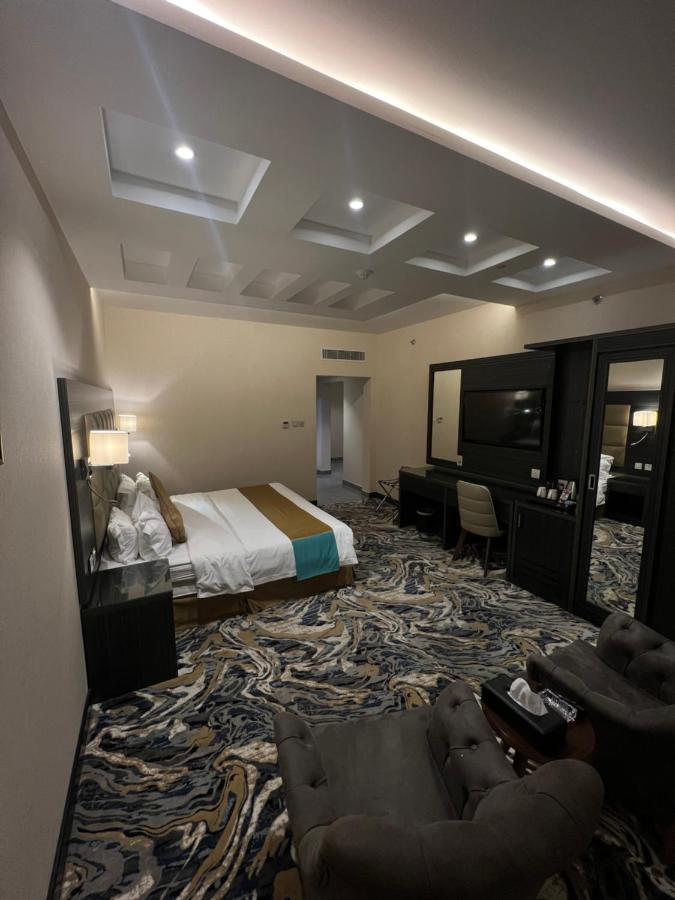 Y Platinum Hotel Medina Bagian luar foto