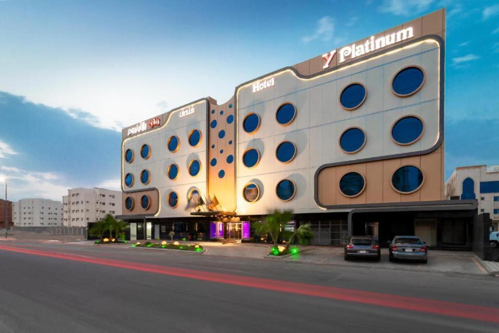 Y Platinum Hotel Medina Bagian luar foto
